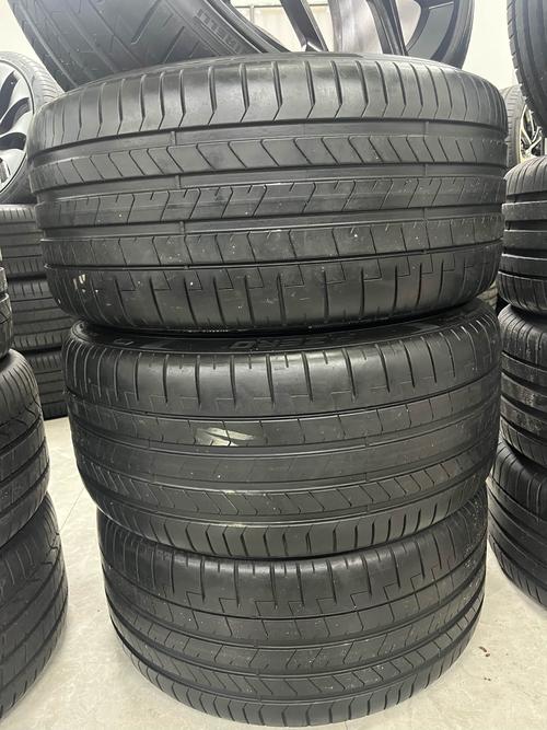 奥迪rs7原厂轮毂轮胎